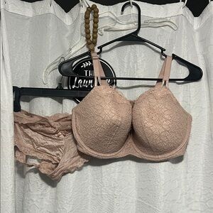 Victoria's Secret Dream Angles  Lace Bra in Soft Pink 38DDD